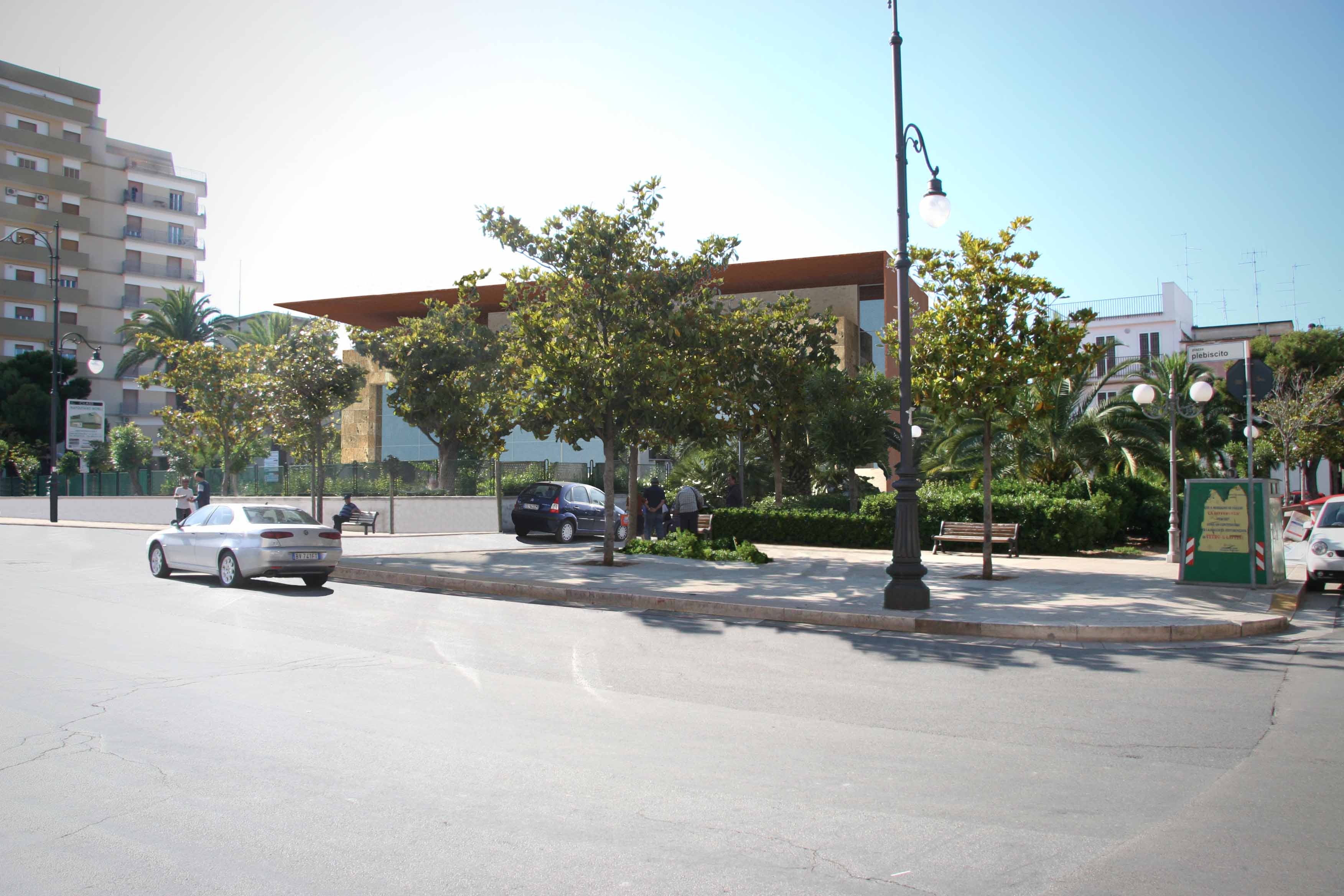 Piazza plebiscito legg